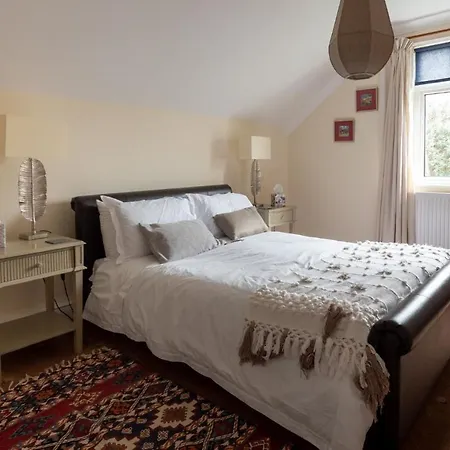 Luxurious 5 Bedroomed With Sea View Close To Holiday home Lettermacaward